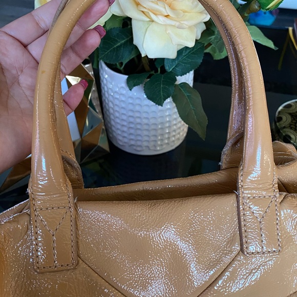 Authentic YSL Easy Bag Patent Leather - Picture 14 of 16